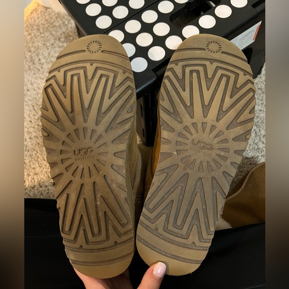 UGG Boots - Picture 6 of 6